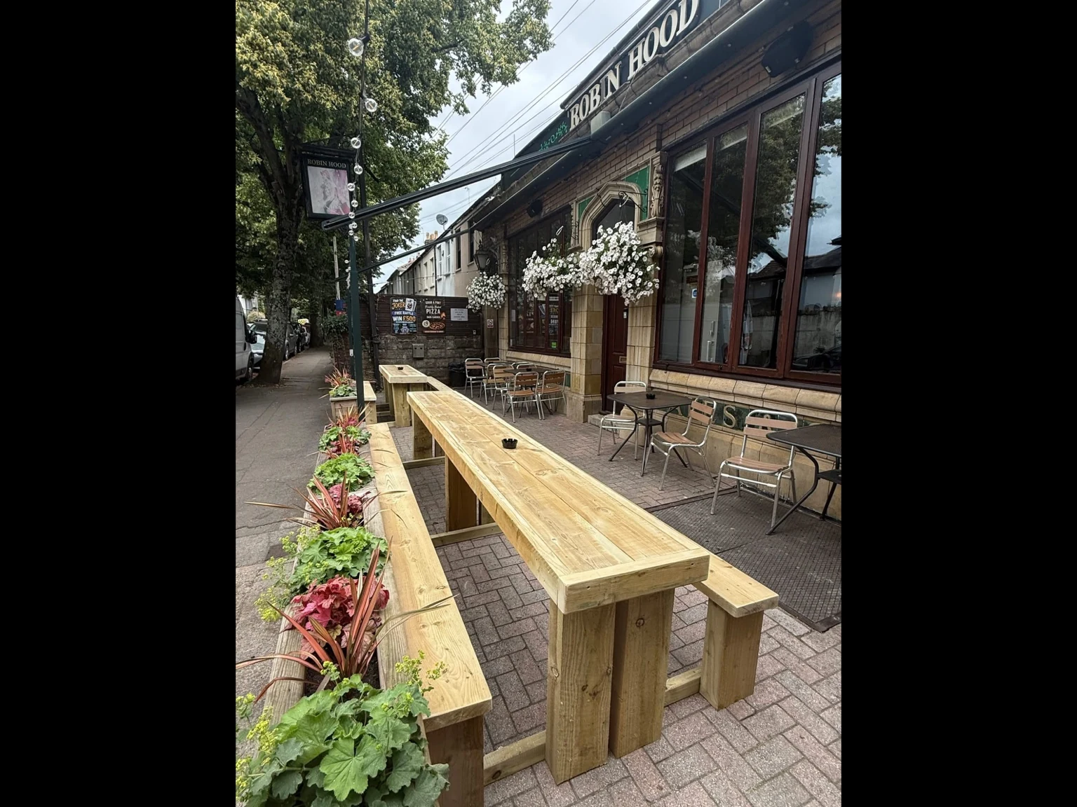 Robin Hood front terrace
