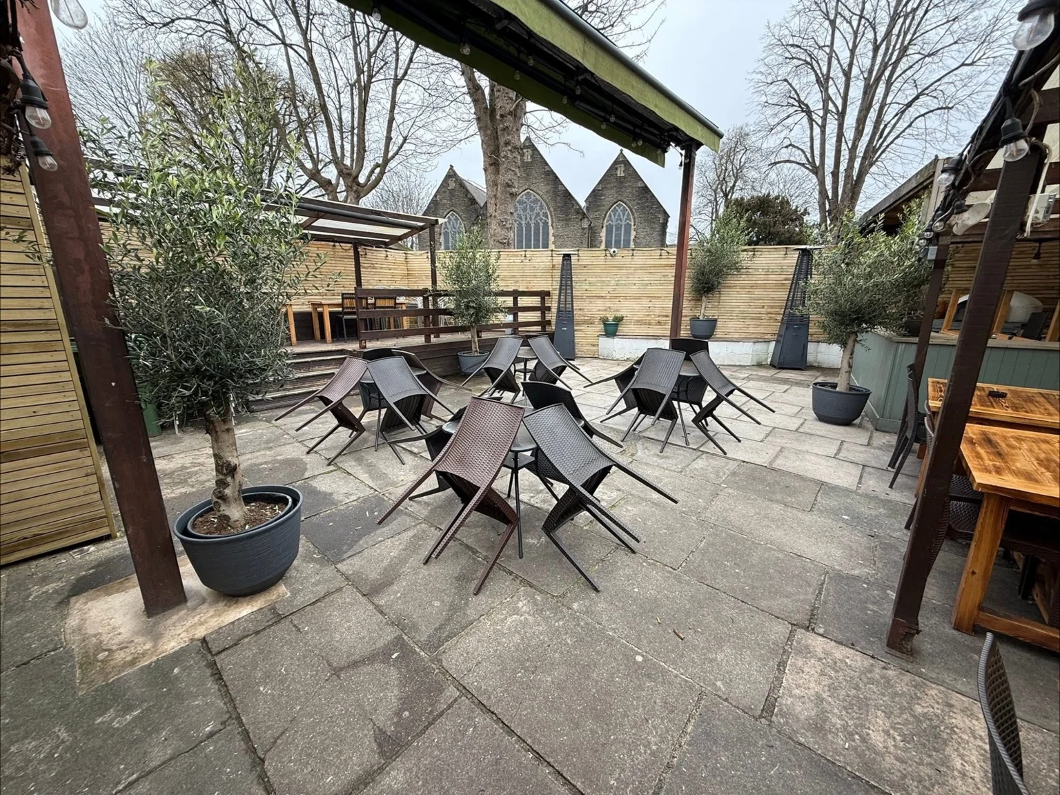 Robin Hood garden courtyard